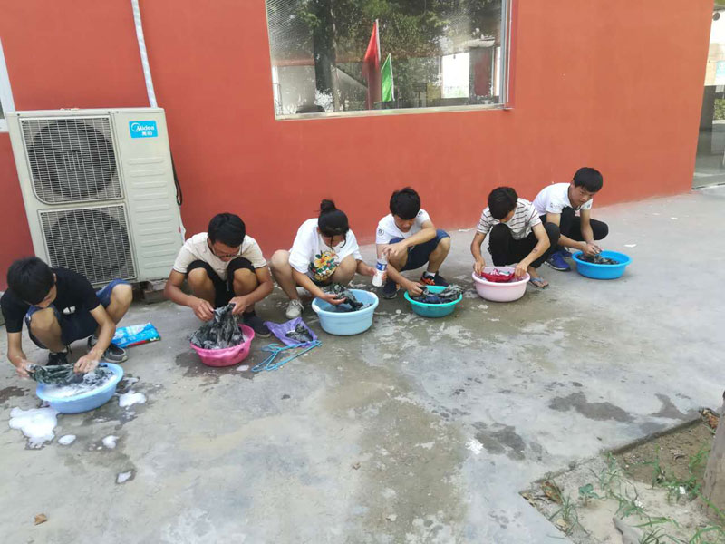 开云kaiyun官方网站老师教学生洗衣服